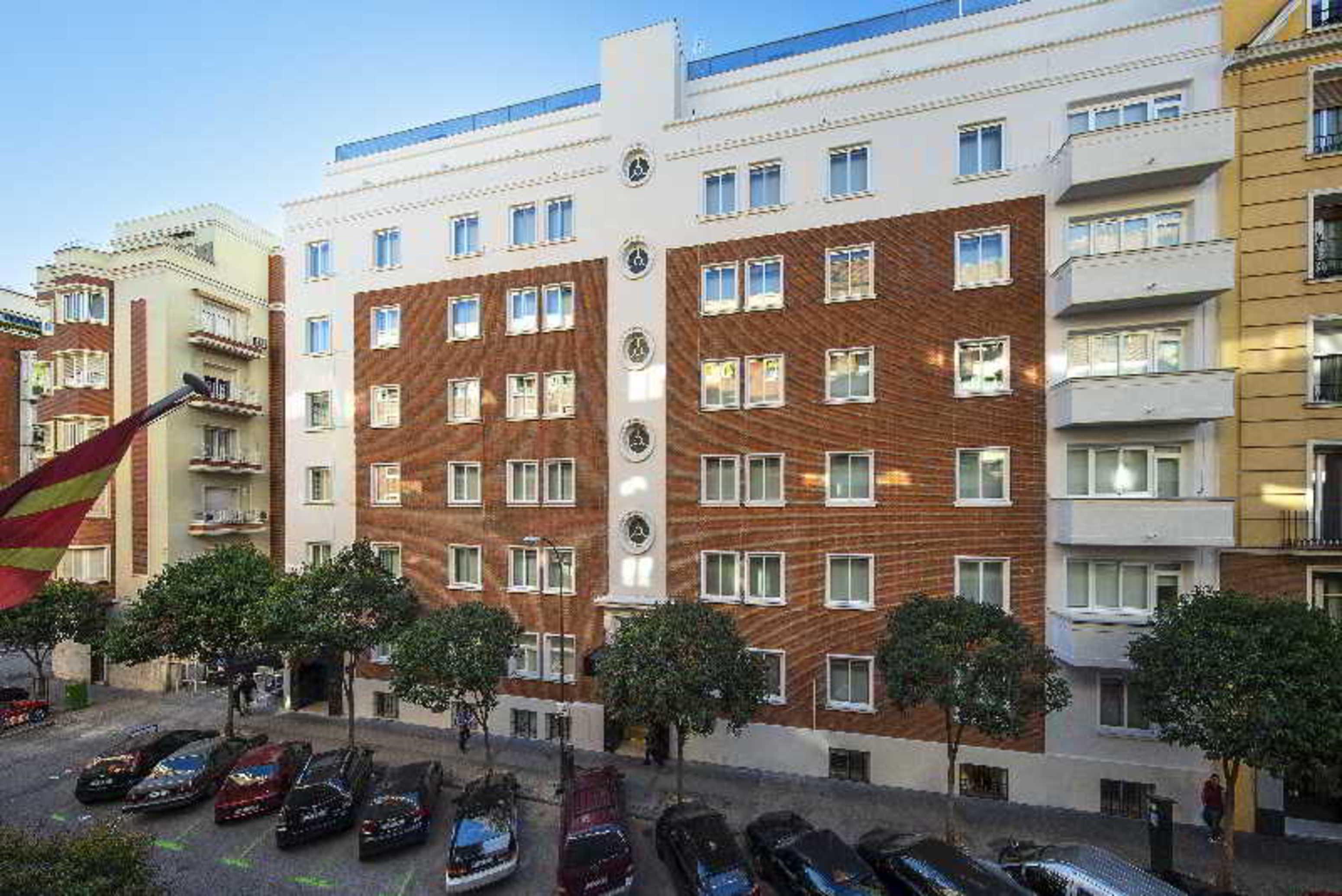 Neomagna Madrid Ξενοδοχείο Εξωτερικό φωτογραφία